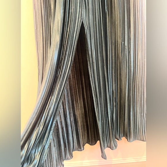 Urban Outfitters Miranda Metallic Pleated Green Dress size XS - Picture 3 of 7